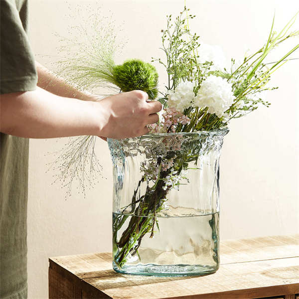 Oval glassvase i nordisk stil